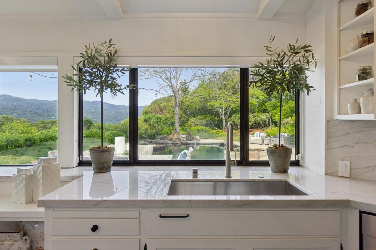 Detail Gallery Image 15 of 51 For 120 Deer Meadow Ln, Portola Valley,  CA 94028 - 5 Beds | 4 Baths