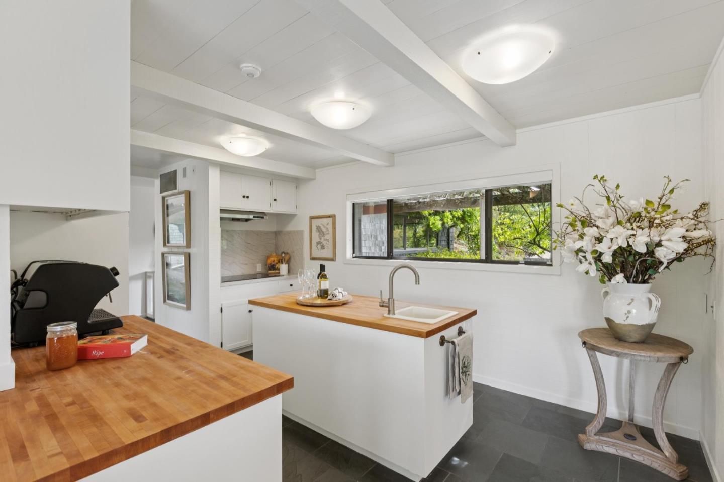 Detail Gallery Image 16 of 51 For 120 Deer Meadow Ln, Portola Valley,  CA 94028 - 5 Beds | 4 Baths