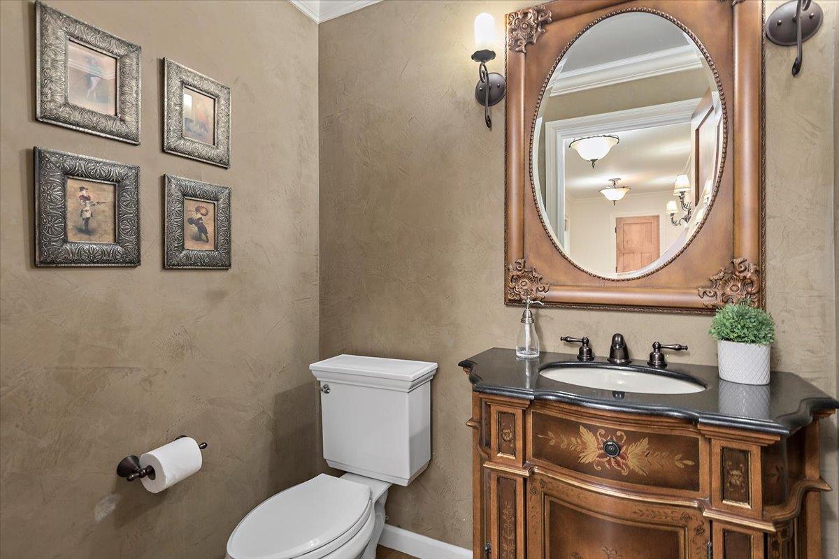 Detail Gallery Image 12 of 37 For 820 Revere Way, Redwood City,  CA 94062 - 3 Beds | 1/1 Baths