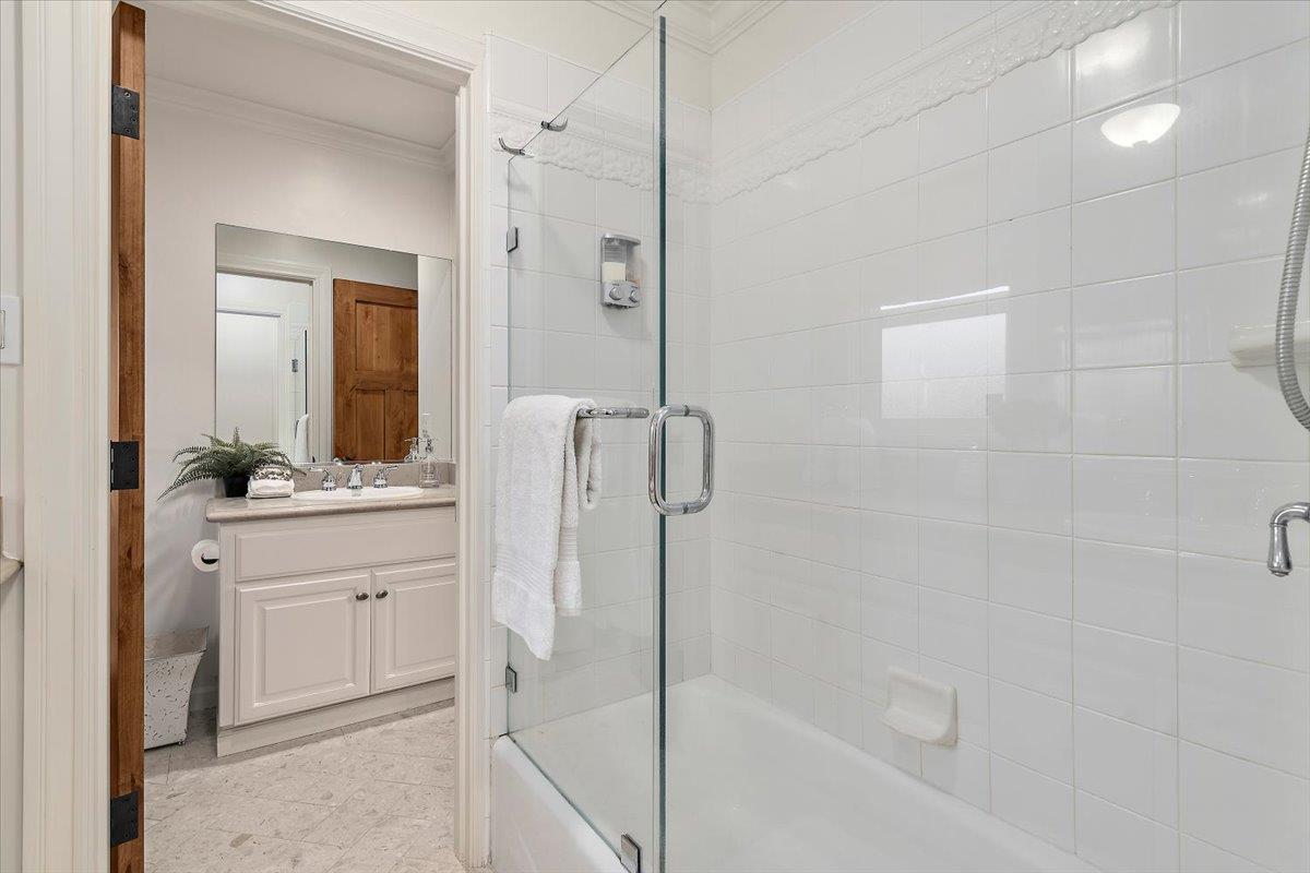 Detail Gallery Image 18 of 37 For 820 Revere Way, Redwood City,  CA 94062 - 3 Beds | 1/1 Baths