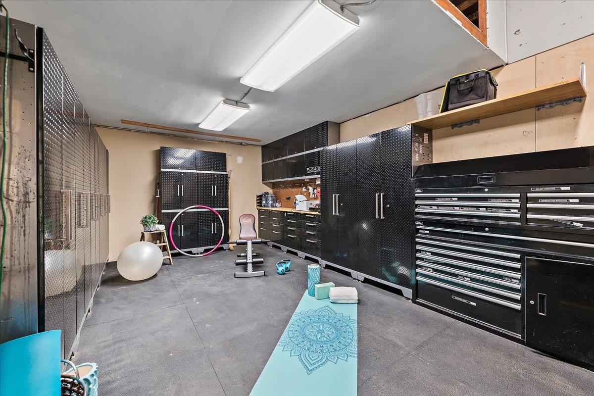 Detail Gallery Image 21 of 37 For 820 Revere Way, Redwood City,  CA 94062 - 3 Beds | 1/1 Baths