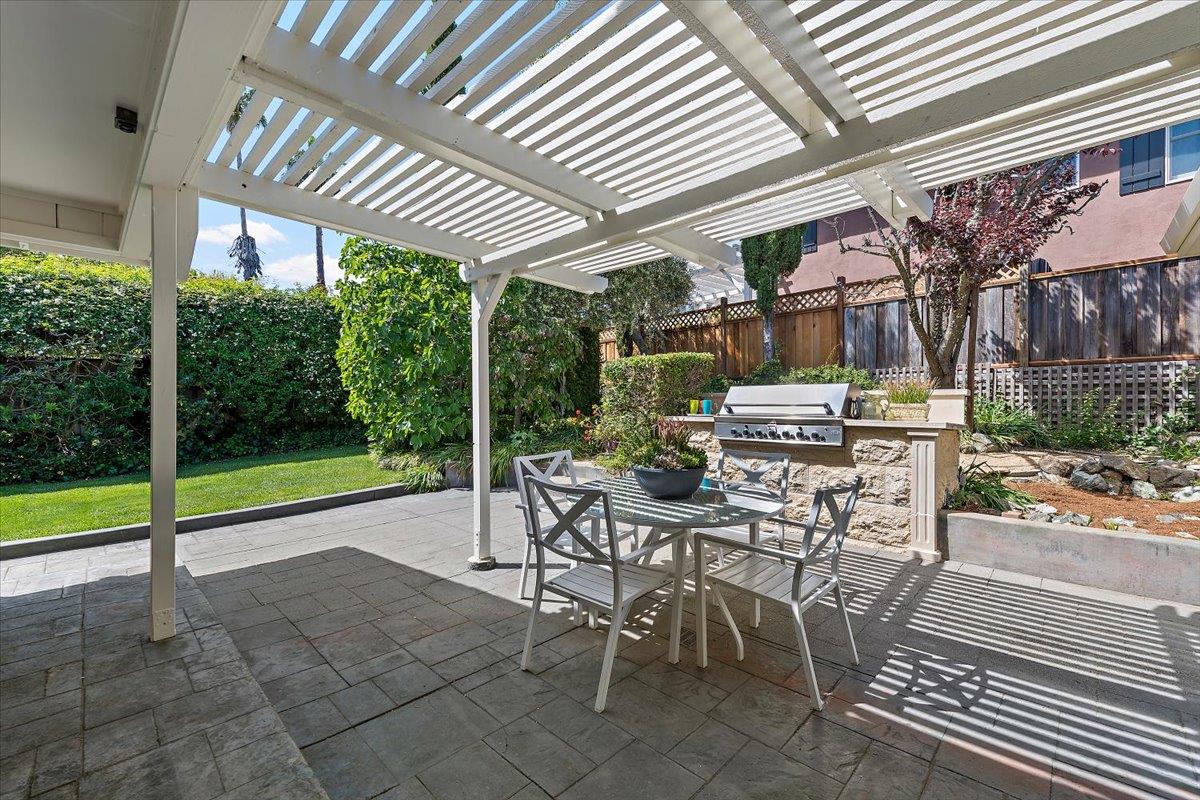 Detail Gallery Image 22 of 37 For 820 Revere Way, Redwood City,  CA 94062 - 3 Beds | 1/1 Baths