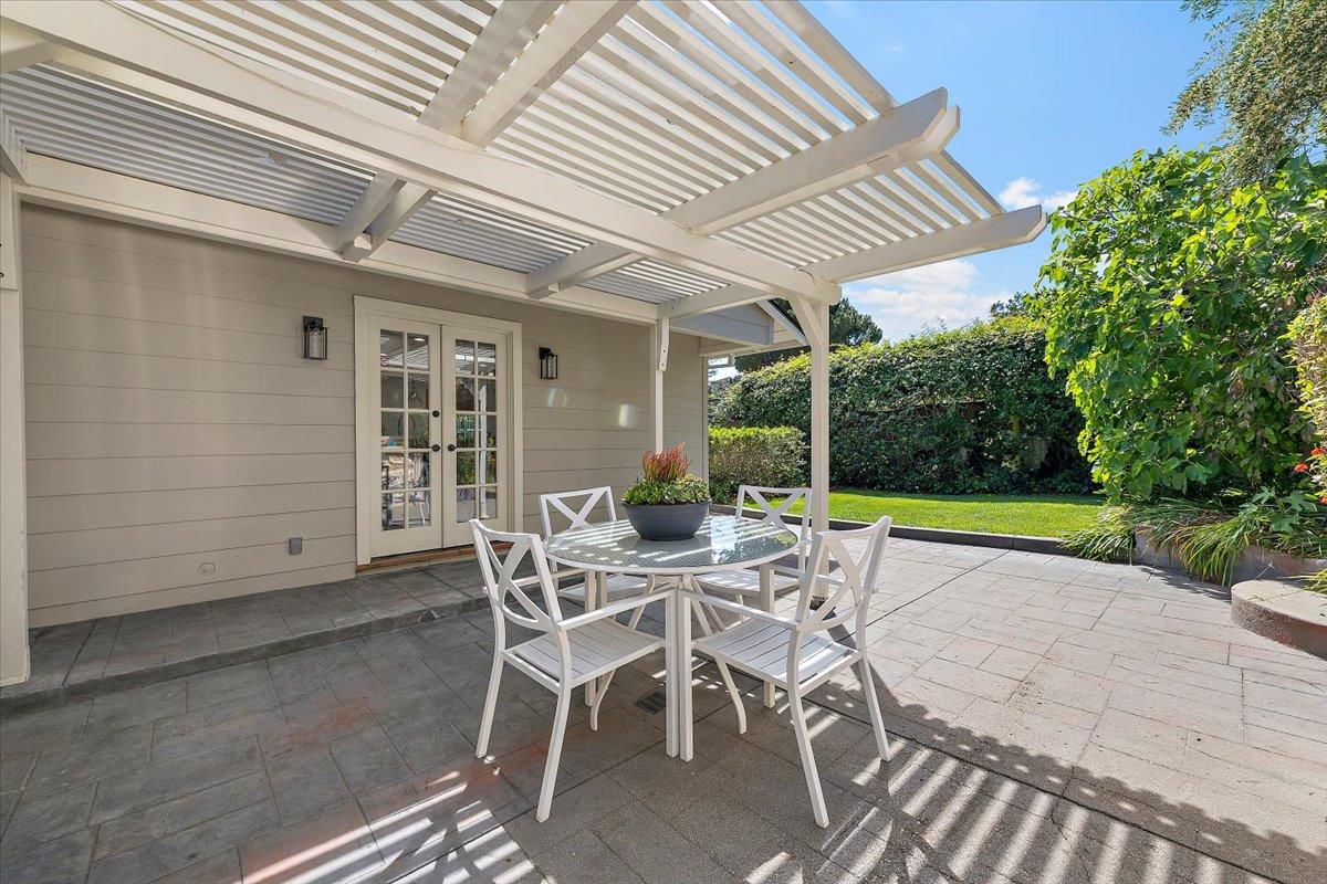 Detail Gallery Image 23 of 37 For 820 Revere Way, Redwood City,  CA 94062 - 3 Beds | 1/1 Baths