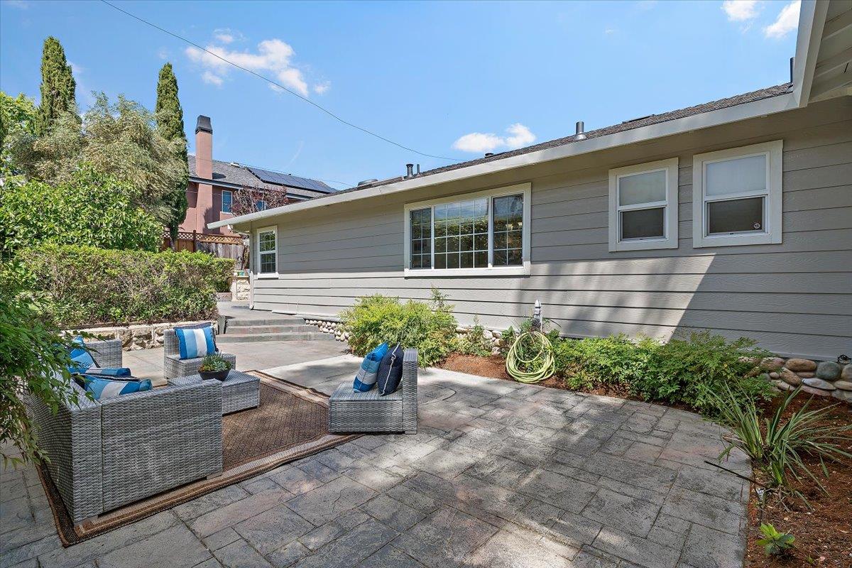 Detail Gallery Image 25 of 37 For 820 Revere Way, Redwood City,  CA 94062 - 3 Beds | 1/1 Baths