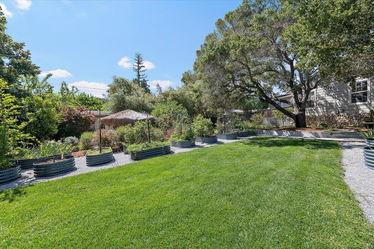 Detail Gallery Image 28 of 37 For 820 Revere Way, Redwood City,  CA 94062 - 3 Beds | 1/1 Baths