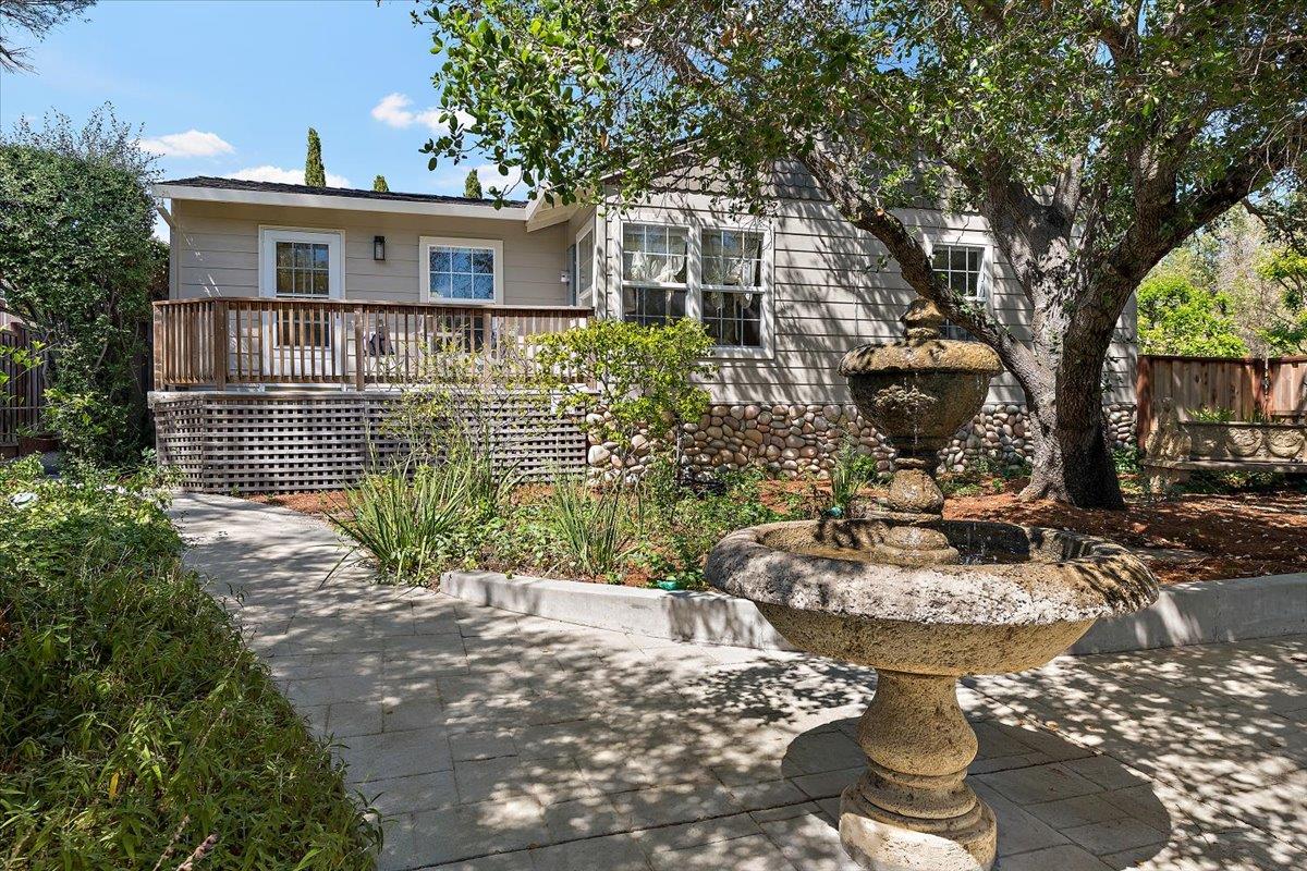 Detail Gallery Image 30 of 37 For 820 Revere Way, Redwood City,  CA 94062 - 3 Beds | 1/1 Baths