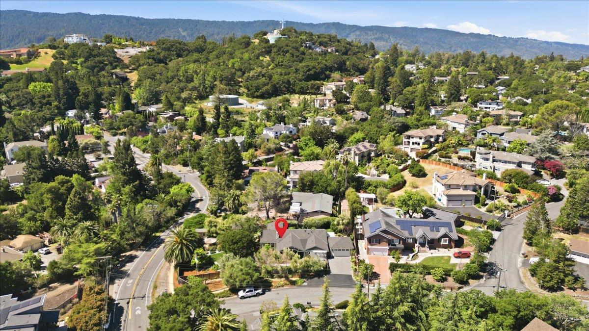 Detail Gallery Image 33 of 37 For 820 Revere Way, Redwood City,  CA 94062 - 3 Beds | 1/1 Baths