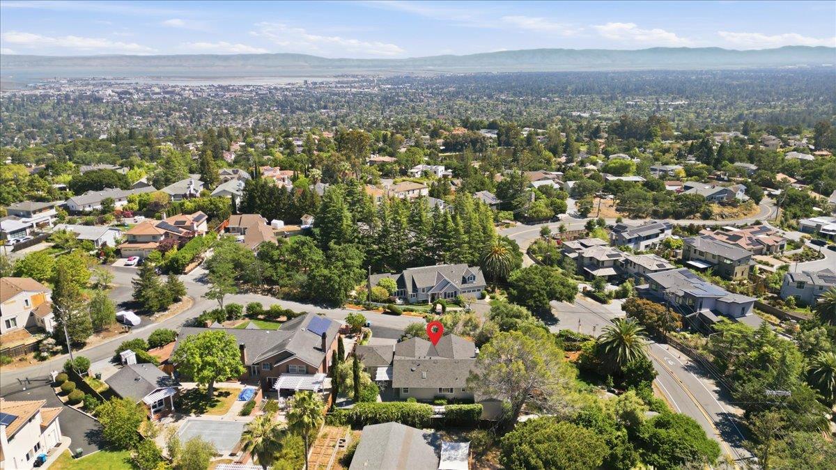 Detail Gallery Image 35 of 37 For 820 Revere Way, Redwood City,  CA 94062 - 3 Beds | 1/1 Baths