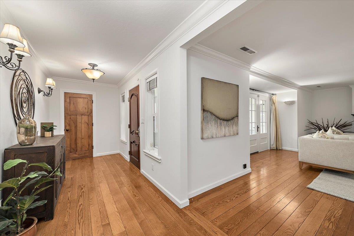 Detail Gallery Image 4 of 37 For 820 Revere Way, Redwood City,  CA 94062 - 3 Beds | 1/1 Baths