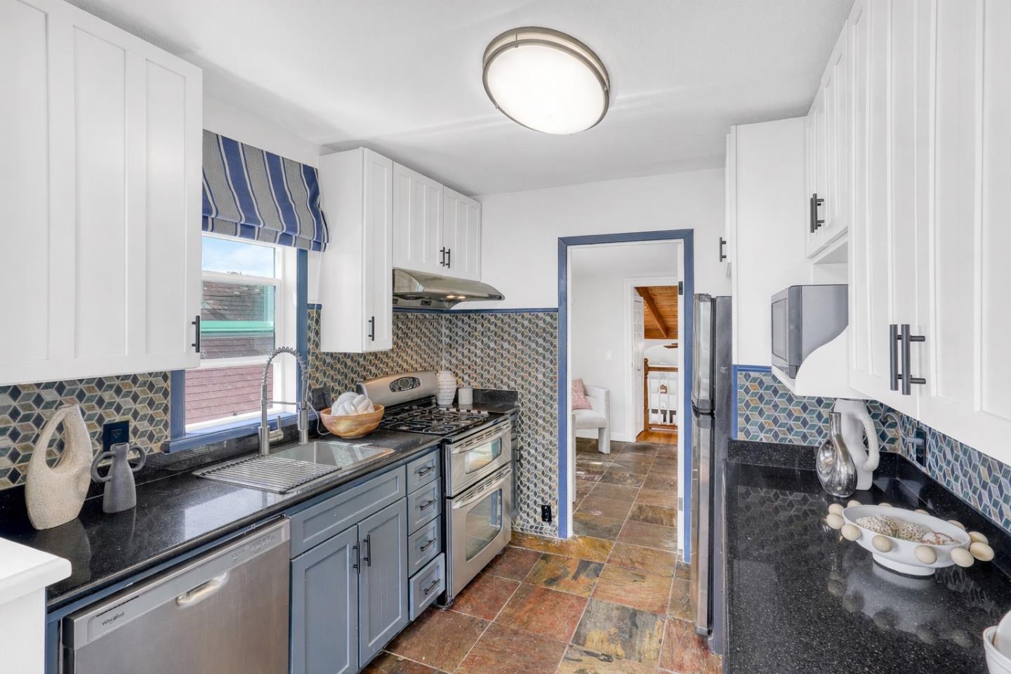 Detail Gallery Image 22 of 58 For 446 Nevada St, San Francisco,  CA 94110 - 3 Beds | 3 Baths