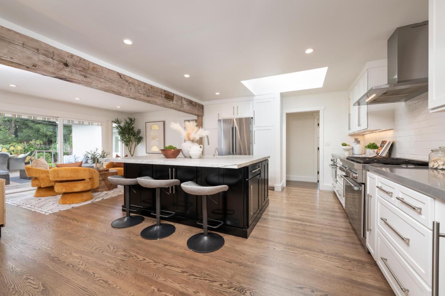 Detail Gallery Image 14 of 58 For 606 Yale Dr, San Mateo,  CA 94402 - 5 Beds | 3 Baths