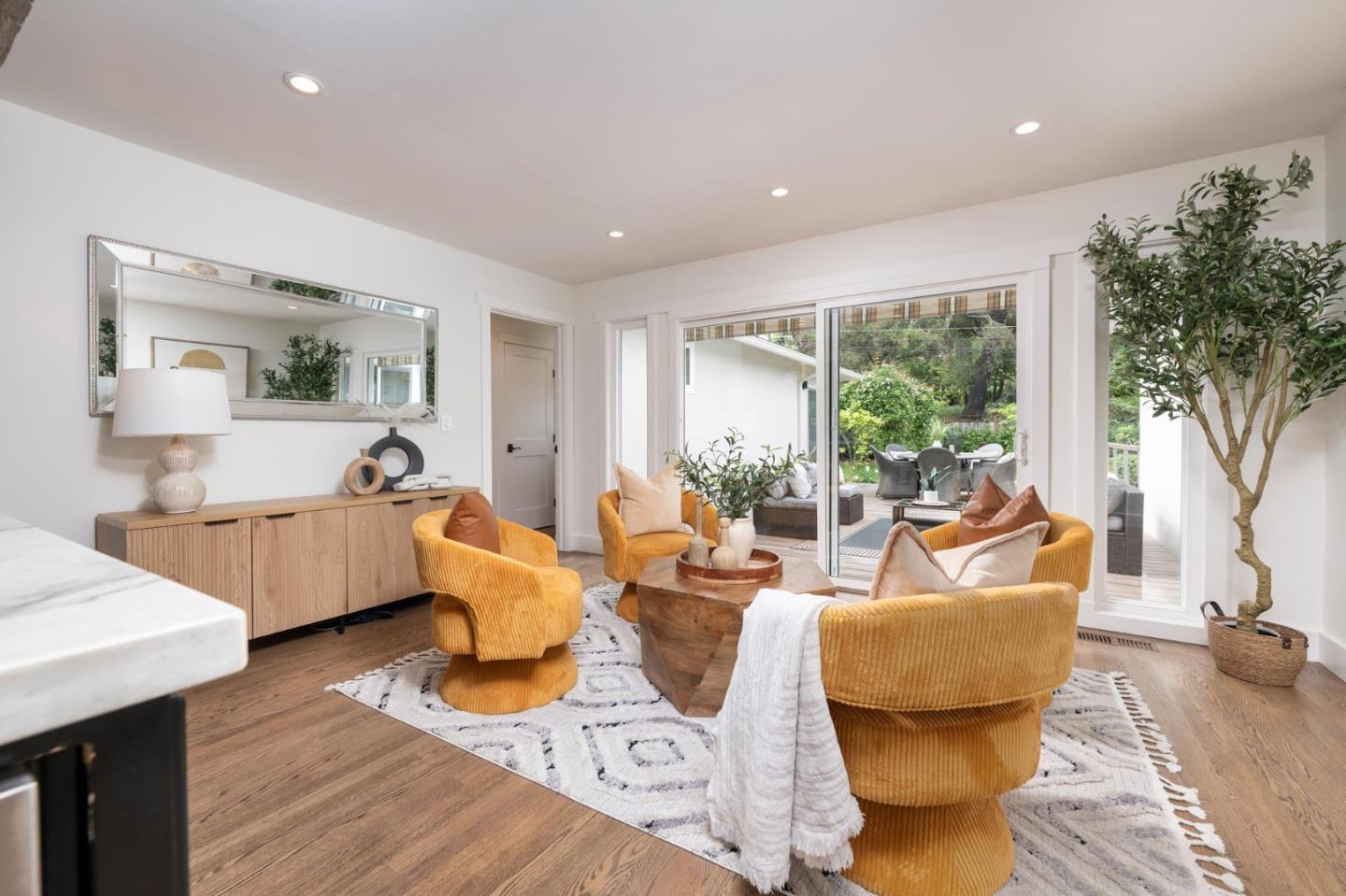 Detail Gallery Image 18 of 58 For 606 Yale Dr, San Mateo,  CA 94402 - 5 Beds | 3 Baths