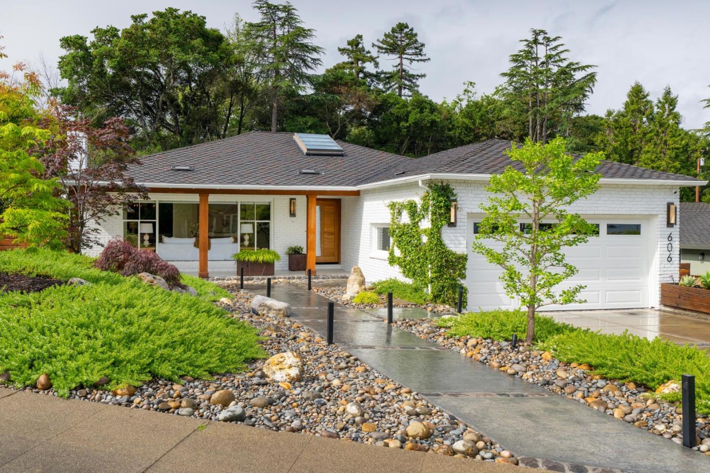 Detail Gallery Image 2 of 58 For 606 Yale Dr, San Mateo,  CA 94402 - 5 Beds | 3 Baths