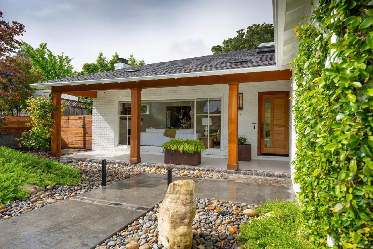 Detail Gallery Image 3 of 58 For 606 Yale Dr, San Mateo,  CA 94402 - 5 Beds | 3 Baths