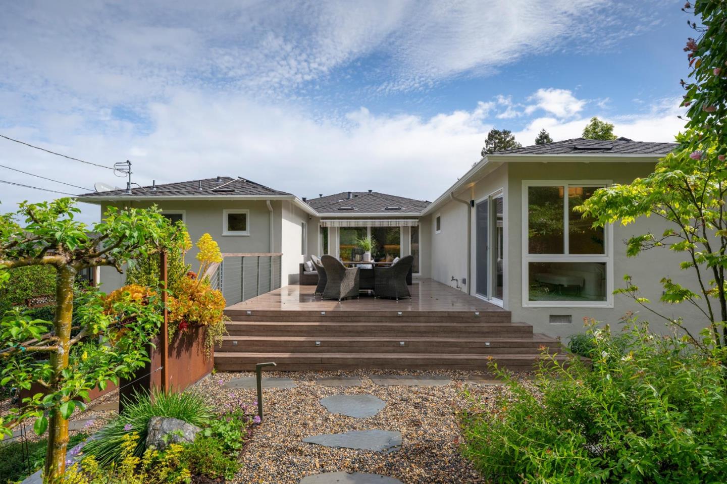 Detail Gallery Image 33 of 58 For 606 Yale Dr, San Mateo,  CA 94402 - 5 Beds | 3 Baths