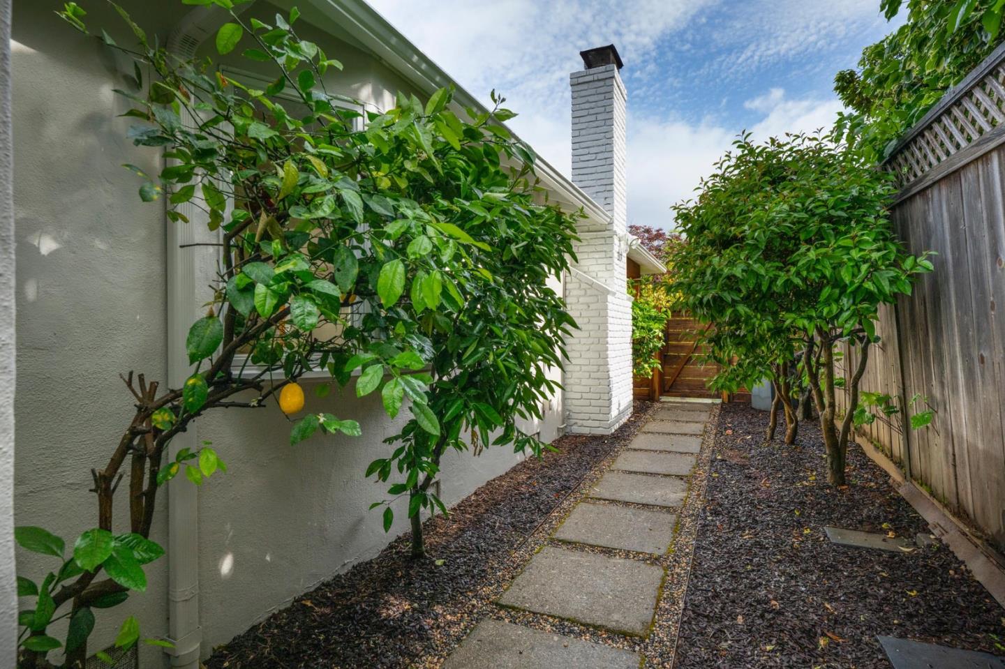 Detail Gallery Image 46 of 58 For 606 Yale Dr, San Mateo,  CA 94402 - 5 Beds | 3 Baths