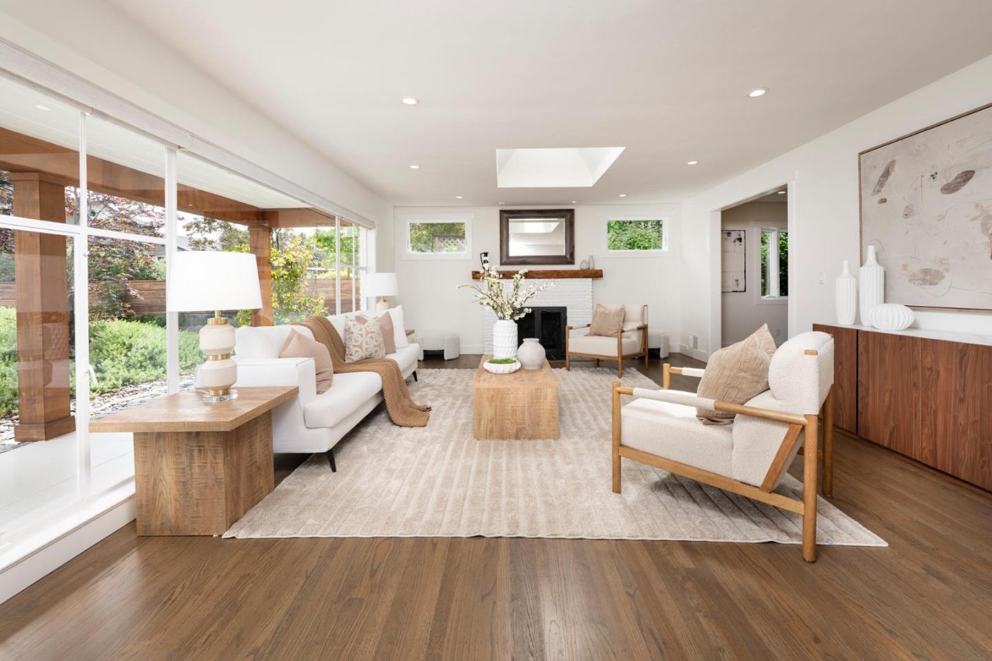 Detail Gallery Image 8 of 58 For 606 Yale Dr, San Mateo,  CA 94402 - 5 Beds | 3 Baths