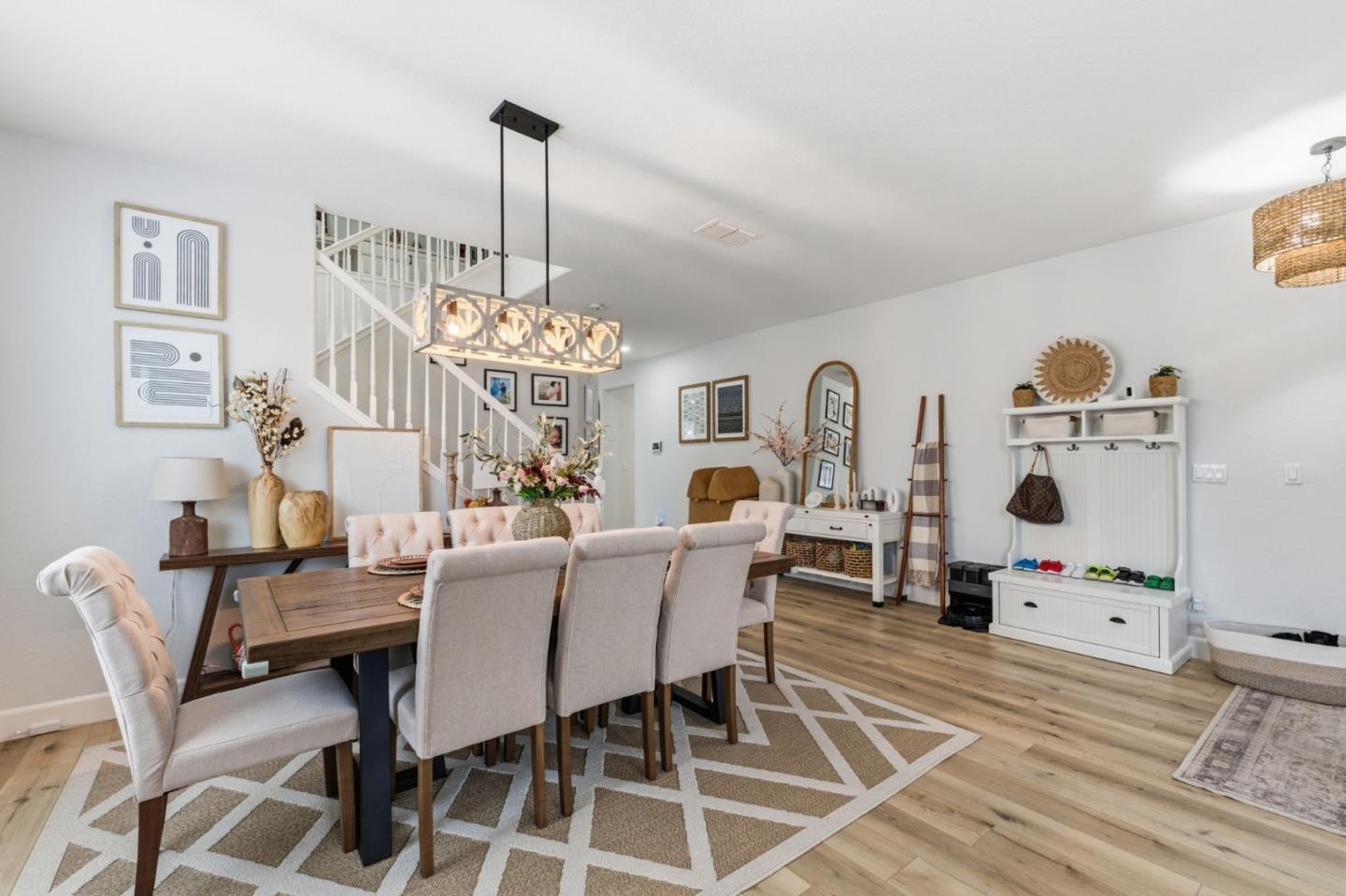 Detail Gallery Image 5 of 44 For 2454 Bracco Way, Riverbank,  CA 95367 - 4 Beds | 3 Baths