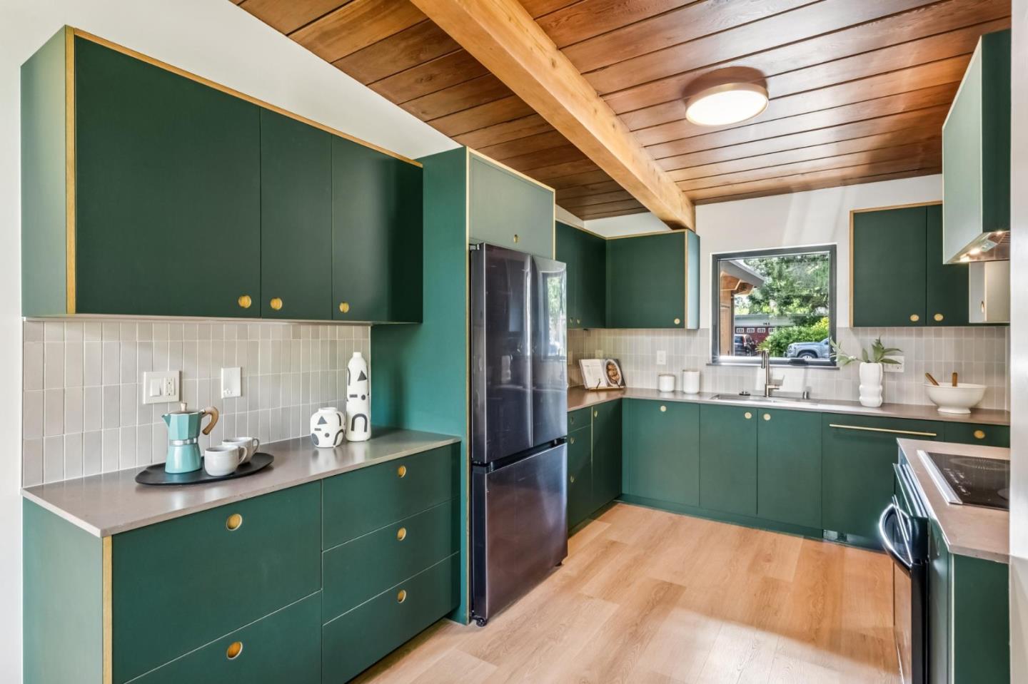 Detail Gallery Image 20 of 31 For 748 Kendall Ave, Palo Alto,  CA 94306 - 5 Beds | 3 Baths