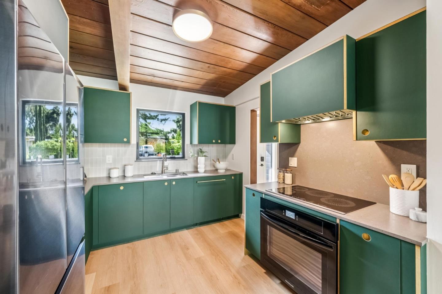 Detail Gallery Image 21 of 31 For 748 Kendall Ave, Palo Alto,  CA 94306 - 5 Beds | 3 Baths