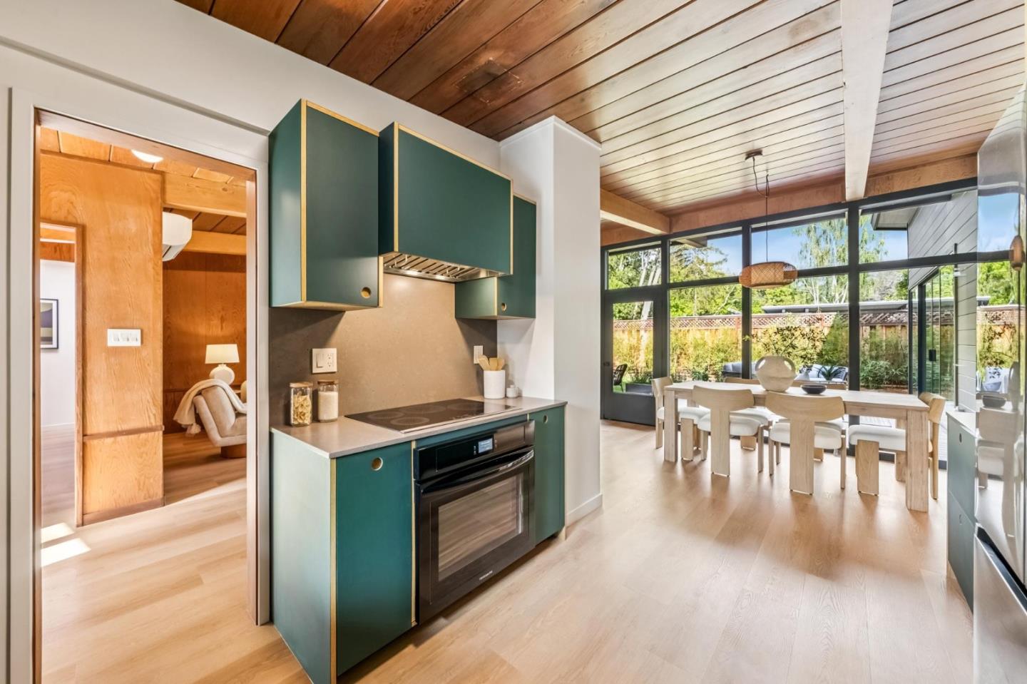 Detail Gallery Image 23 of 31 For 748 Kendall Ave, Palo Alto,  CA 94306 - 5 Beds | 3 Baths