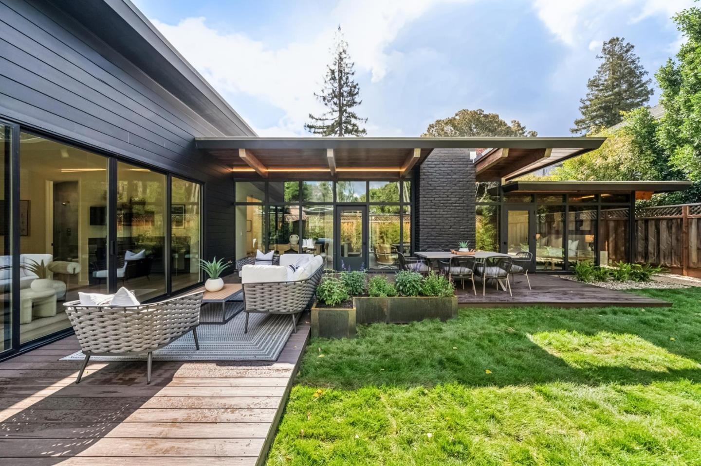 Detail Gallery Image 41 of 55 For 748 Kendall Ave, Palo Alto,  CA 94306 - 5 Beds | 3 Baths