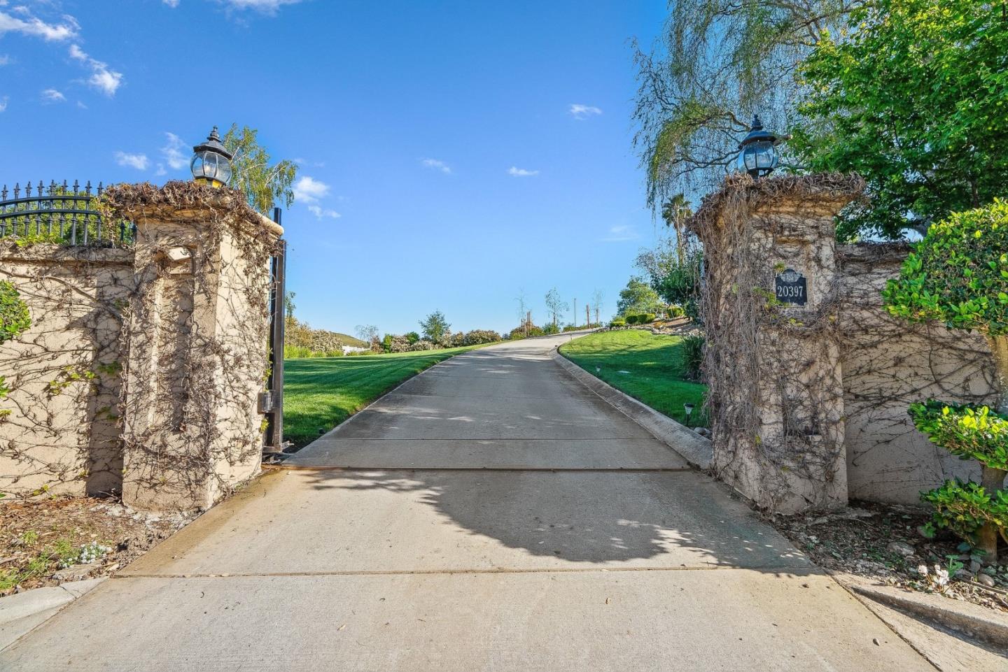 Detail Gallery Image 6 of 67 For 20397 Almaden Rd, San Jose,  CA 95120 - 4 Beds | 4 Baths