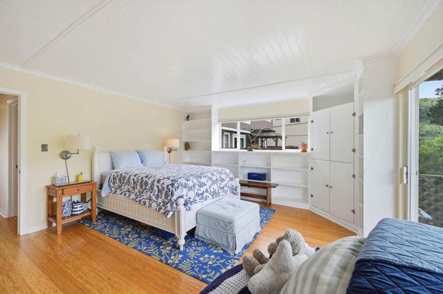 Detail Gallery Image 13 of 29 For 50 Tulare St, Brisbane,  CA 94005 - 4 Beds | 2/1 Baths