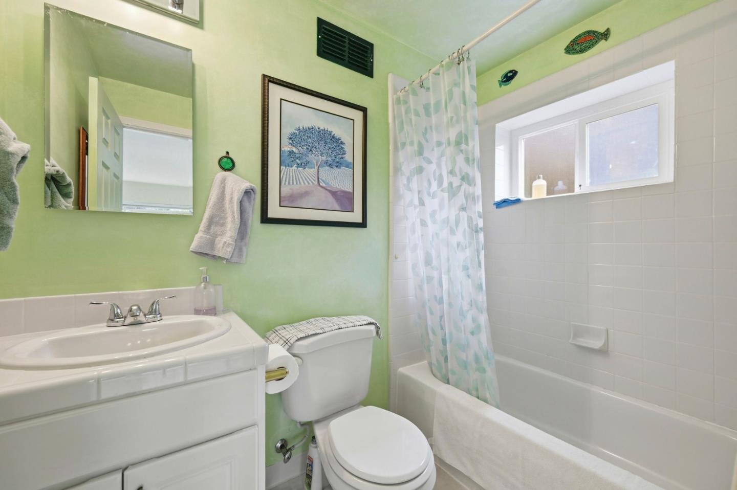 Detail Gallery Image 18 of 29 For 50 Tulare St, Brisbane,  CA 94005 - 4 Beds | 2/1 Baths