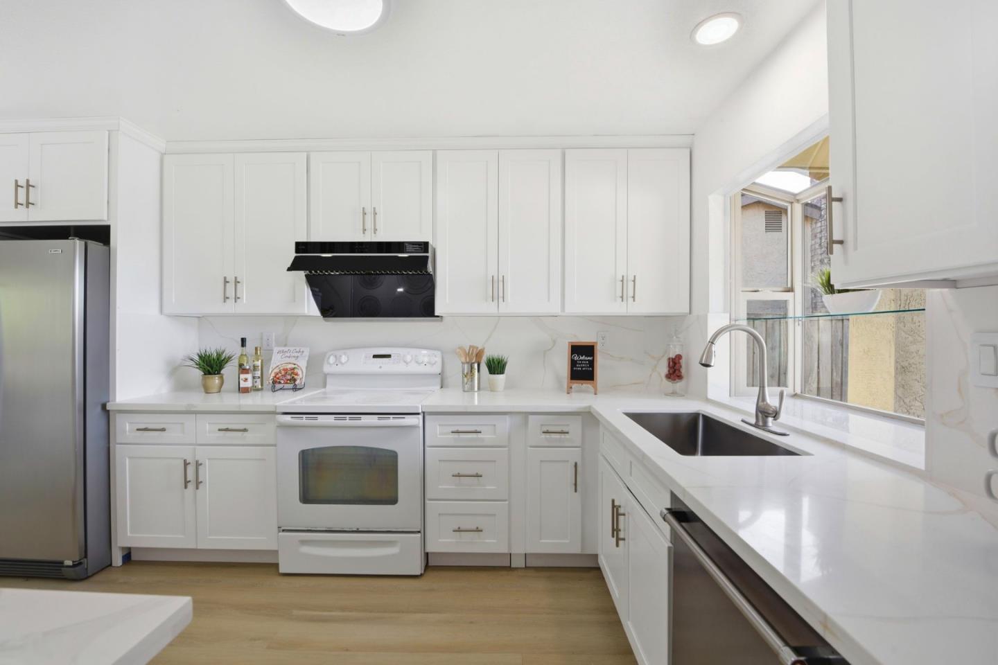 Detail Gallery Image 10 of 33 For 4938 Rocklin Dr, Union City,  CA 94587 - 3 Beds | 2 Baths