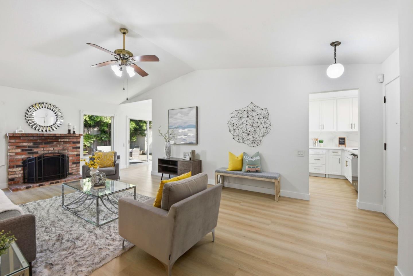 Detail Gallery Image 4 of 33 For 4938 Rocklin Dr, Union City,  CA 94587 - 3 Beds | 2 Baths