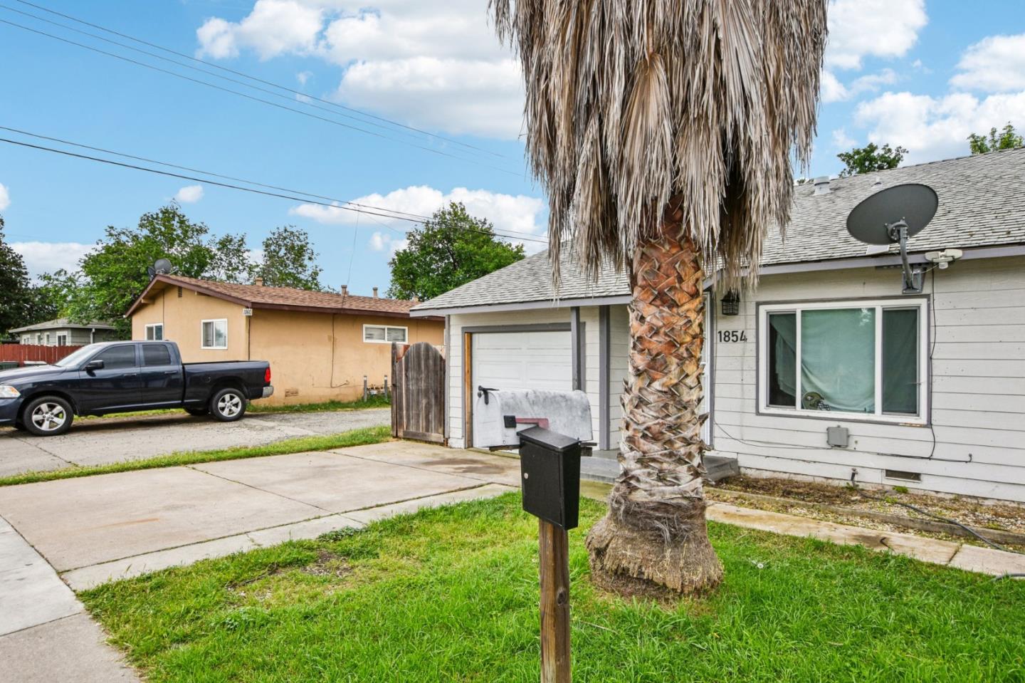 Front Image Thumbnail for ML82042643