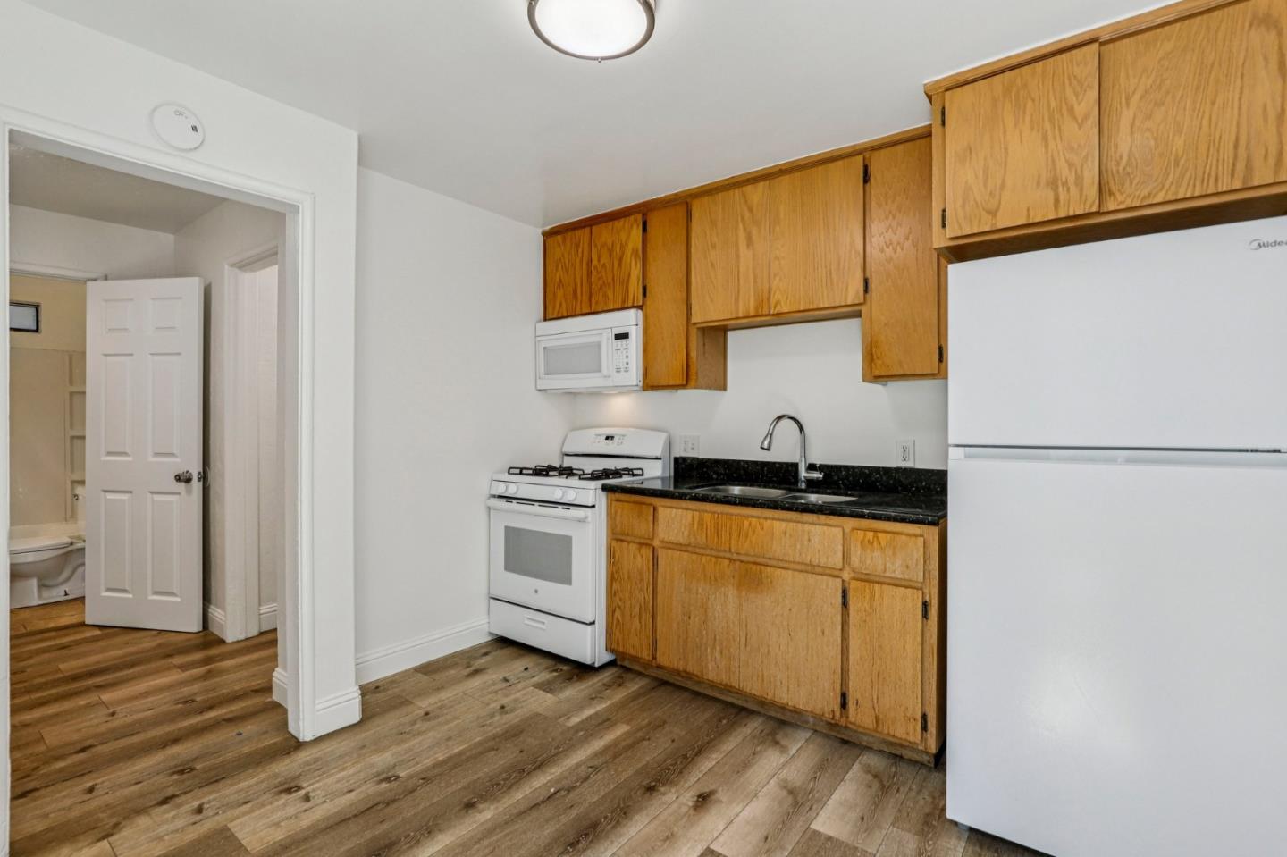 Detail Gallery Image 10 of 26 For 1852 Grand Ave, Sacramento,  CA 95838 - – Beds | – Baths