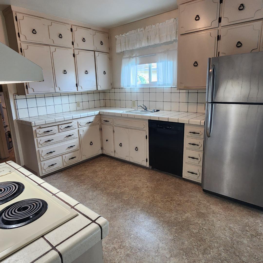 Detail Gallery Image 11 of 28 For 100 Eucalyptus Ave, South San Francisco,  CA 94080 - 2 Beds | 1 Baths