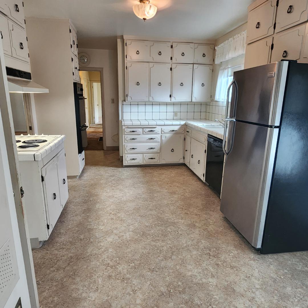 Detail Gallery Image 12 of 28 For 100 Eucalyptus Ave, South San Francisco,  CA 94080 - 2 Beds | 1 Baths