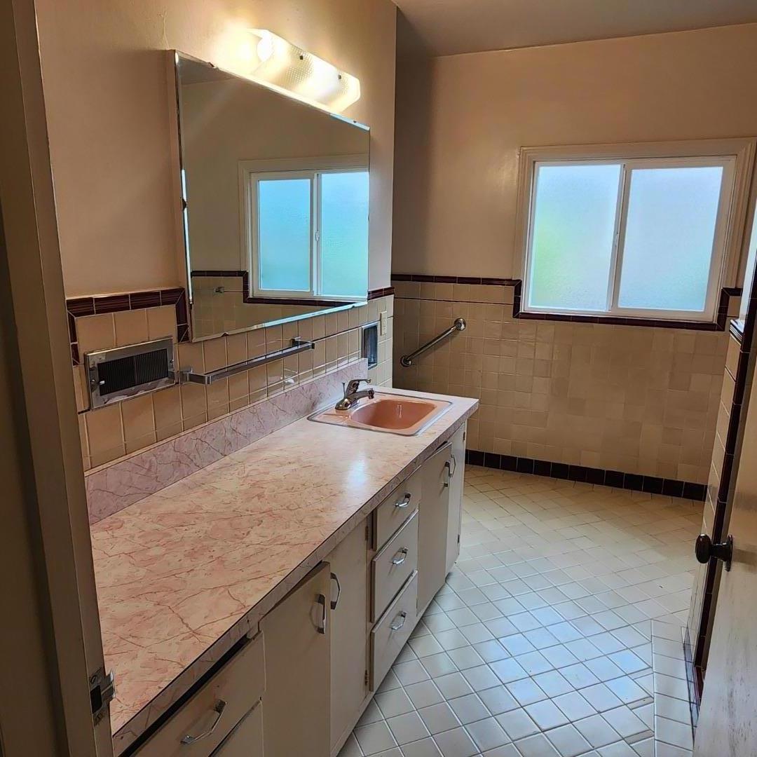 Detail Gallery Image 16 of 28 For 100 Eucalyptus Ave, South San Francisco,  CA 94080 - 2 Beds | 1 Baths