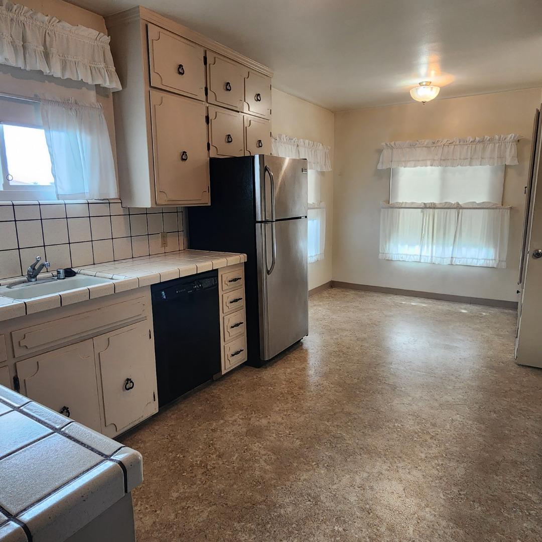 Detail Gallery Image 9 of 28 For 100 Eucalyptus Ave, South San Francisco,  CA 94080 - 2 Beds | 1 Baths