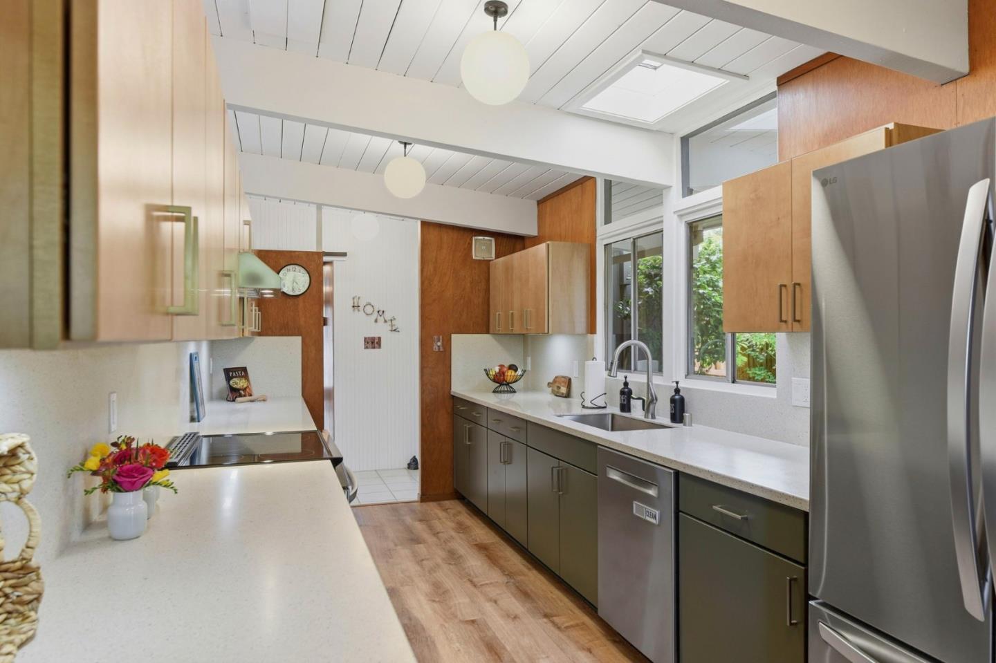 Detail Gallery Image 15 of 39 For 1905 Adele Pl, San Jose,  CA 95125 - 5 Beds | 3 Baths