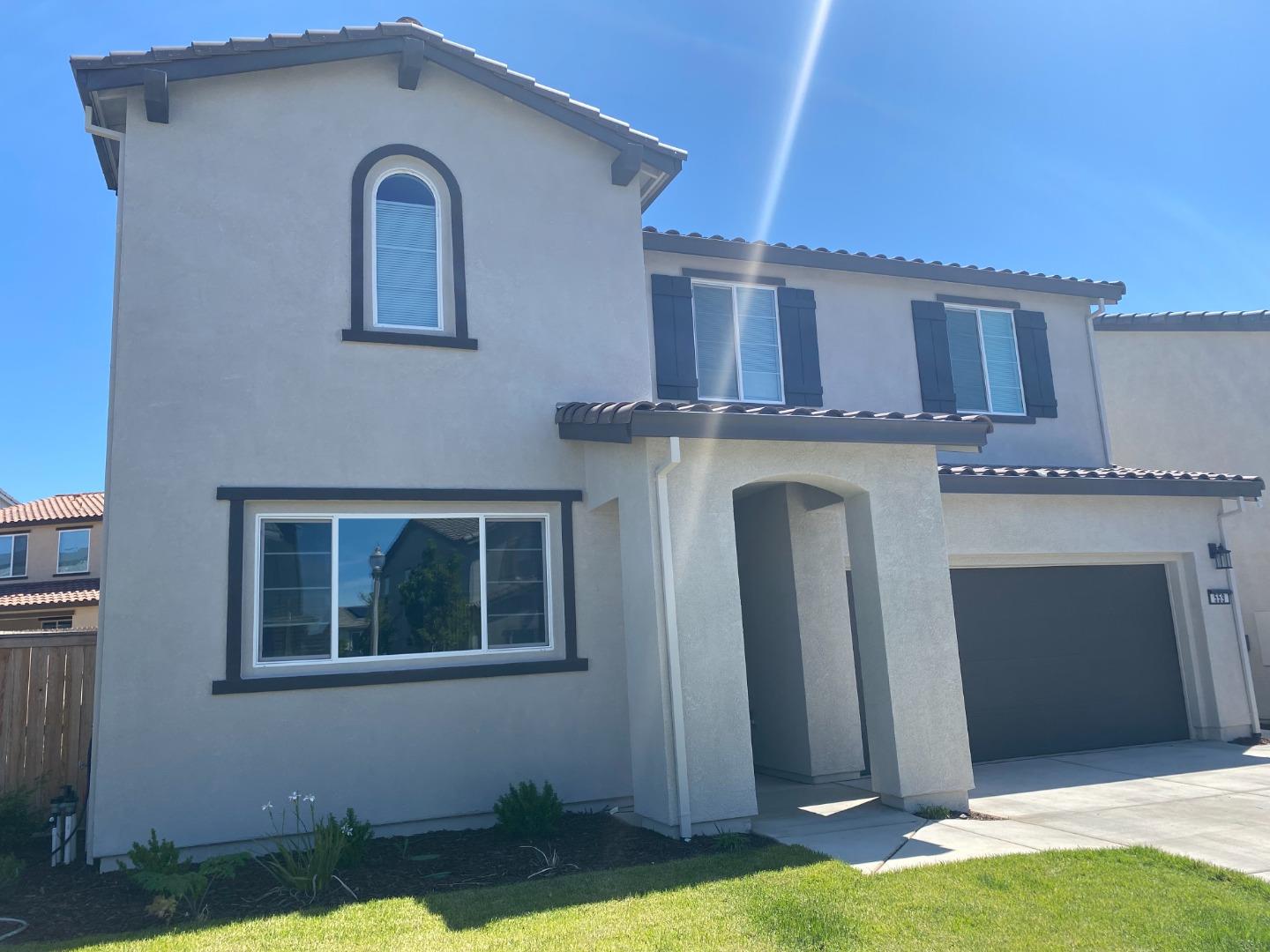 Front Image Thumbnail for ML82042646