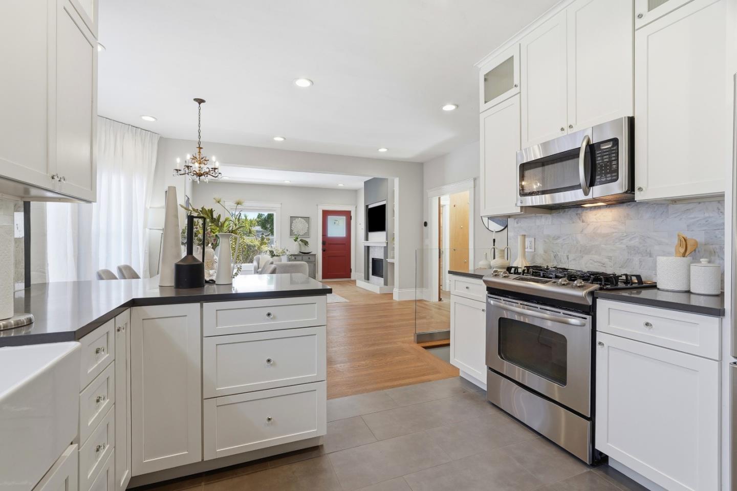 Detail Gallery Image 11 of 79 For 175 N Sunnyvale Ave, Sunnyvale,  CA 94086 - 3 Beds | 3 Baths