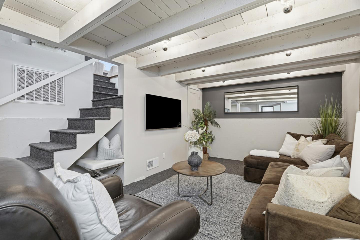 Detail Gallery Image 17 of 79 For 175 N Sunnyvale Ave, Sunnyvale,  CA 94086 - 3 Beds | 3 Baths