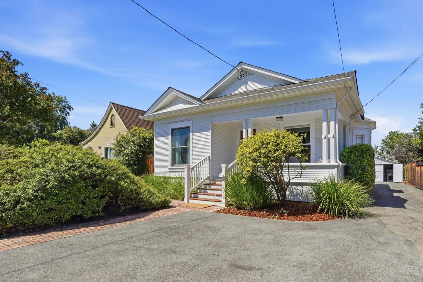 Detail Gallery Image 3 of 79 For 175 N Sunnyvale Ave, Sunnyvale,  CA 94086 - 3 Beds | 3 Baths