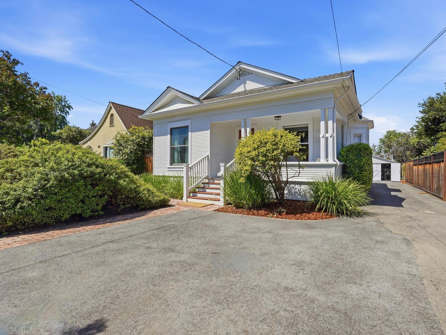 Detail Gallery Image 4 of 79 For 175 N Sunnyvale Ave, Sunnyvale,  CA 94086 - 3 Beds | 3 Baths