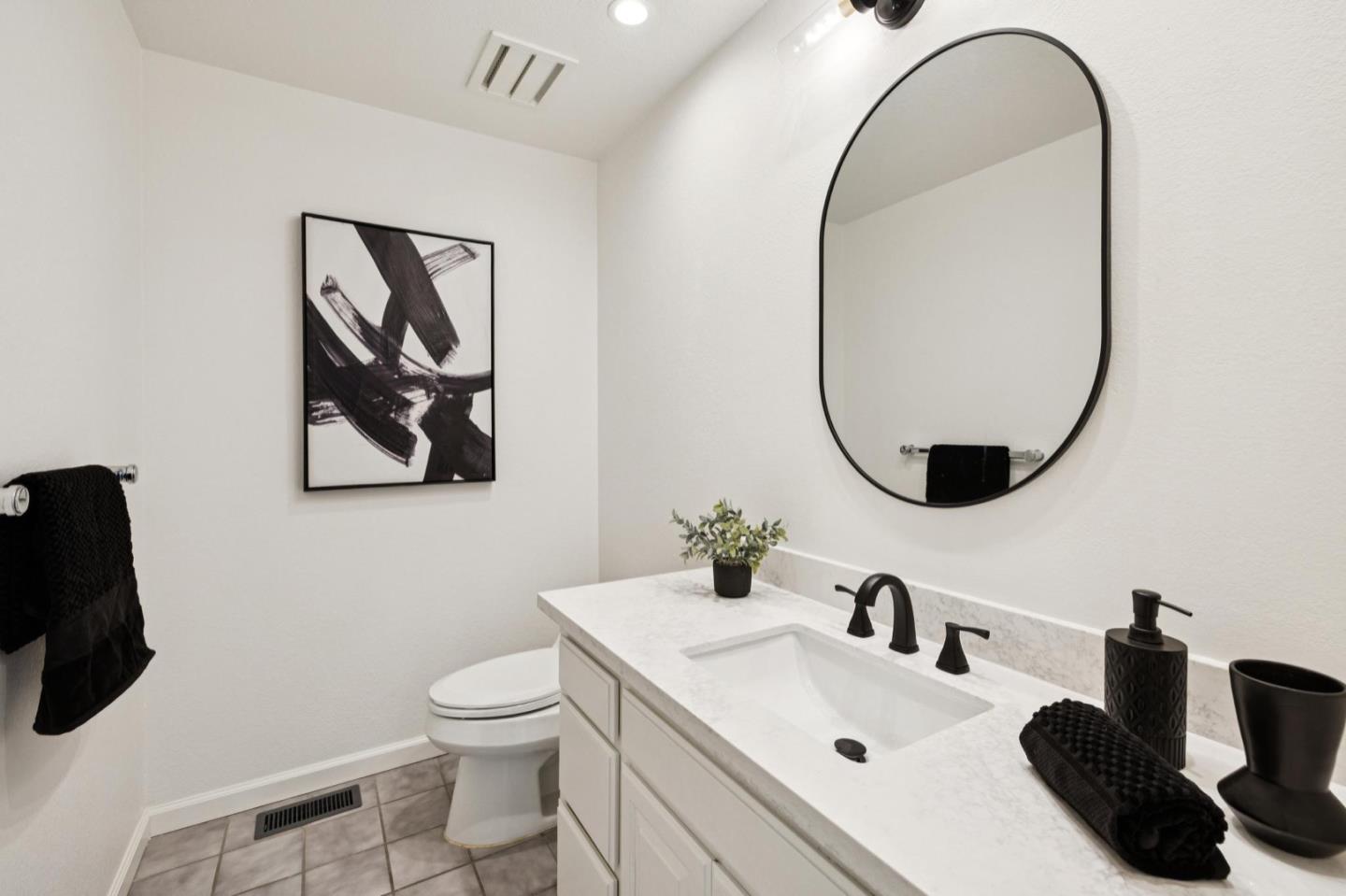 Detail Gallery Image 21 of 55 For 10 Salmark Ct, Hillsborough,  CA 94010 - 5 Beds | 4/1 Baths