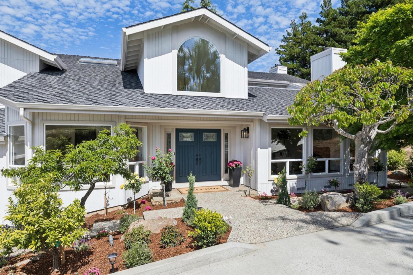 Detail Gallery Image 3 of 55 For 10 Salmark Ct, Hillsborough,  CA 94010 - 5 Beds | 4/1 Baths