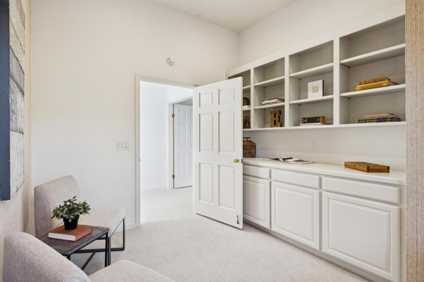 Detail Gallery Image 34 of 55 For 10 Salmark Ct, Hillsborough,  CA 94010 - 5 Beds | 4/1 Baths