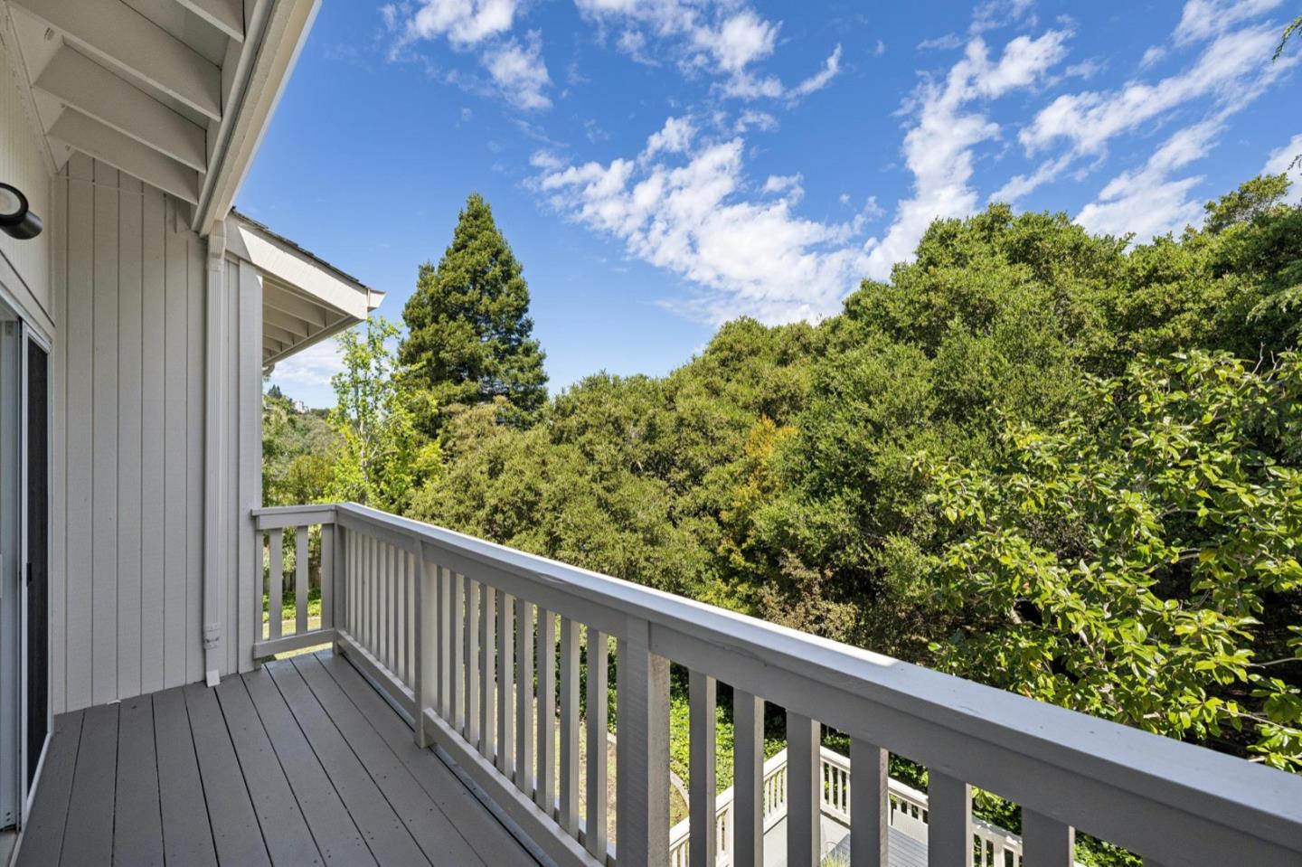 Detail Gallery Image 39 of 55 For 10 Salmark Ct, Hillsborough,  CA 94010 - 5 Beds | 4/1 Baths