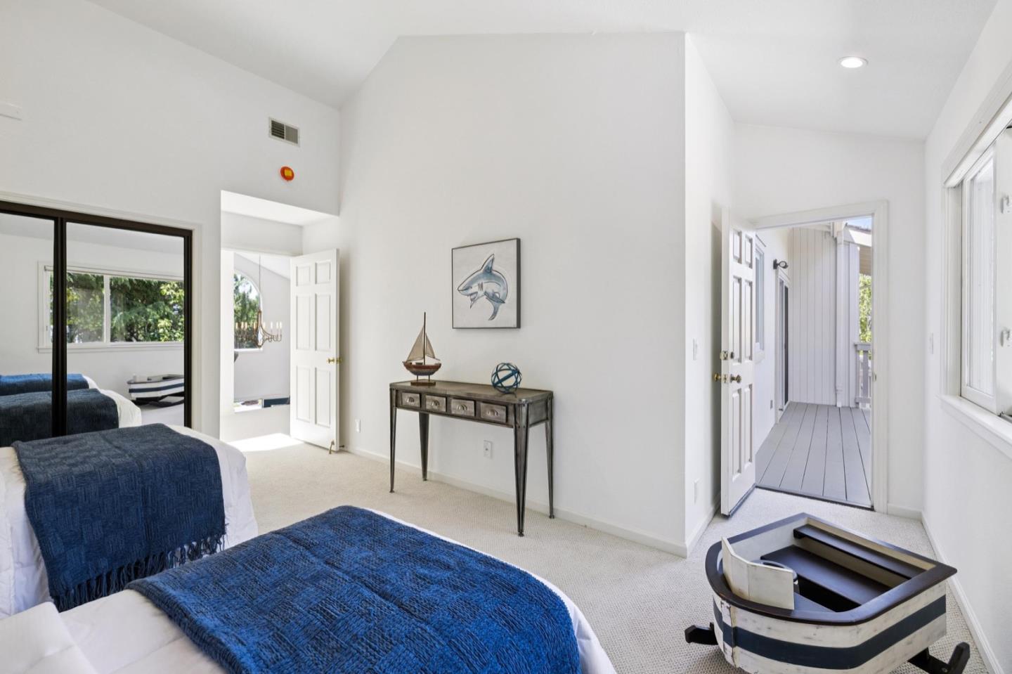 Detail Gallery Image 43 of 55 For 10 Salmark Ct, Hillsborough,  CA 94010 - 5 Beds | 4/1 Baths