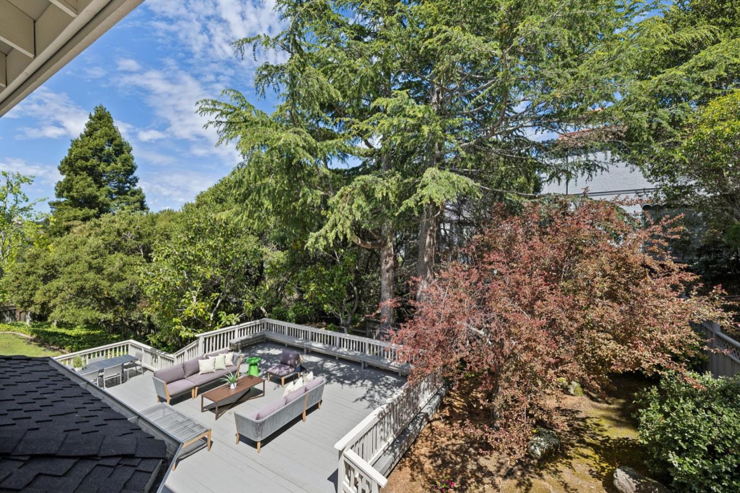 Detail Gallery Image 44 of 55 For 10 Salmark Ct, Hillsborough,  CA 94010 - 5 Beds | 4/1 Baths