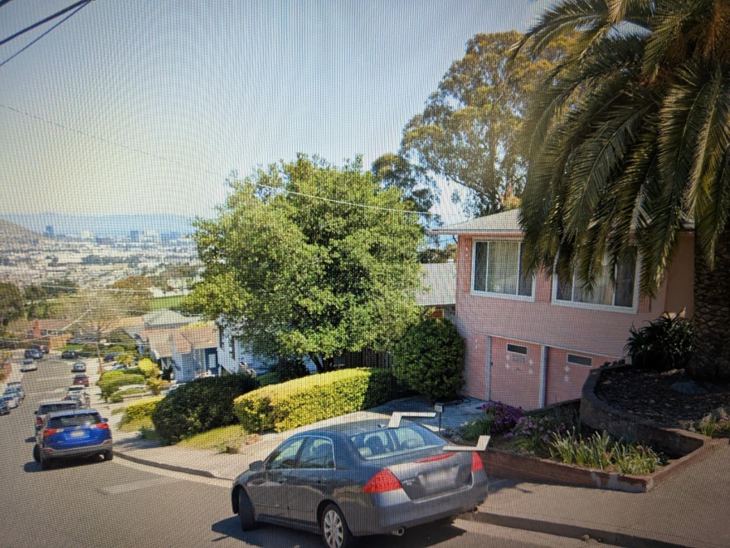 Detail Gallery Image 2 of 11 For 2391 Catalpa Way, San Bruno,  CA 94066 - 4 Beds | 3 Baths